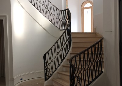 Curved Staircase 44