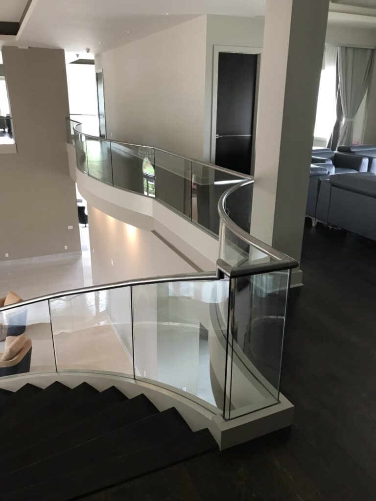 glass balustrade in stairs designs