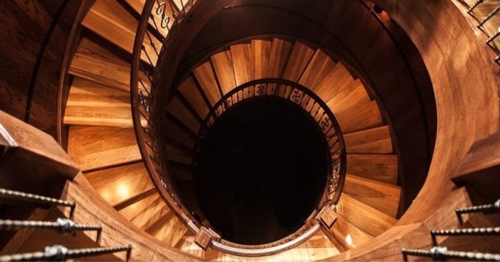 Understanding Curved Staircase Structural Design with Spiral Staircases